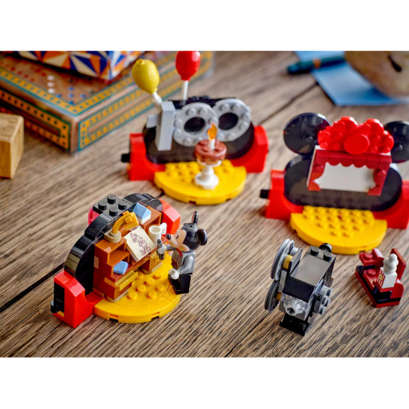 Конструктор LEGO Disney 40600 Празднование 100-летия Дисней в Кирове