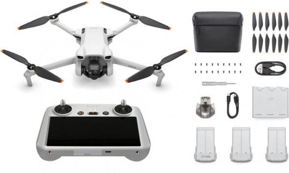 Квадрокоптер DJI Mini 3 Fly More Combo Plus (DJI RC) в Кирове