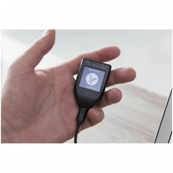 Аппаратный криптокошелек Trezor Model T в Кирове