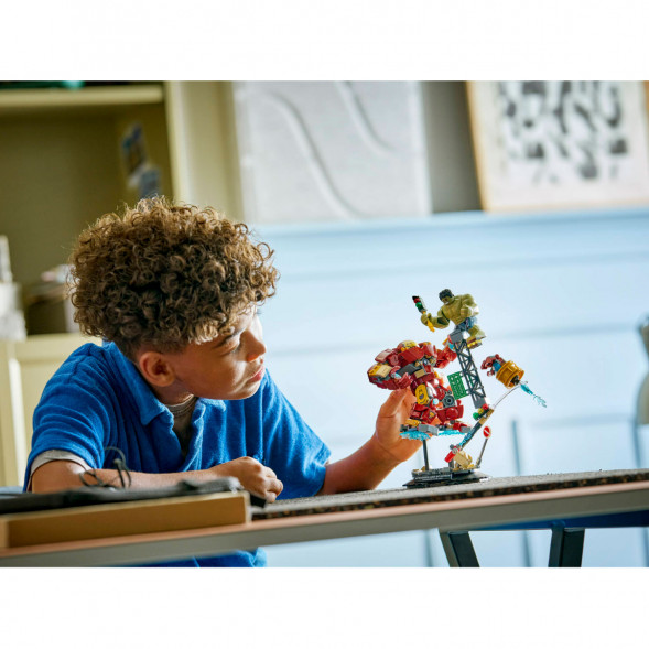 Конструктор LEGO Super Heroes 76343 Легендарная битва Халкбастера против Халка в Кирове